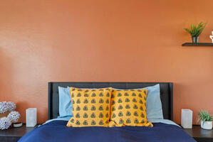 Bedroom 1: Queen