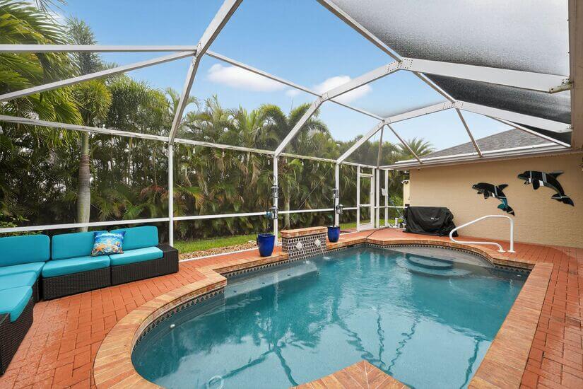 Heated Pool & Lounge Area