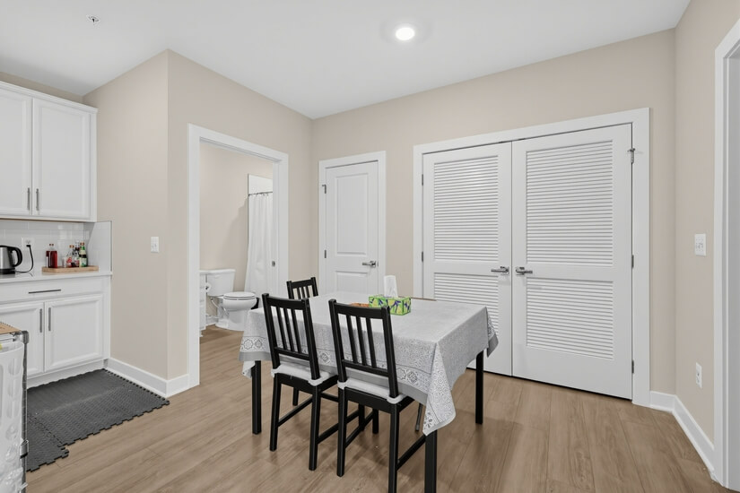 Furnished New Condo near AWS Herndon