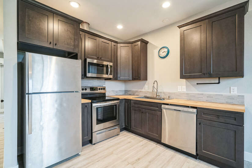 Longview Willow Grove Furnished Property