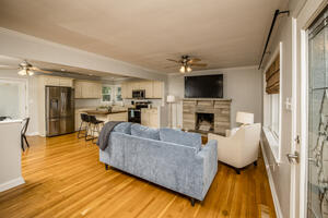 open are living room (nonperating FP) seating