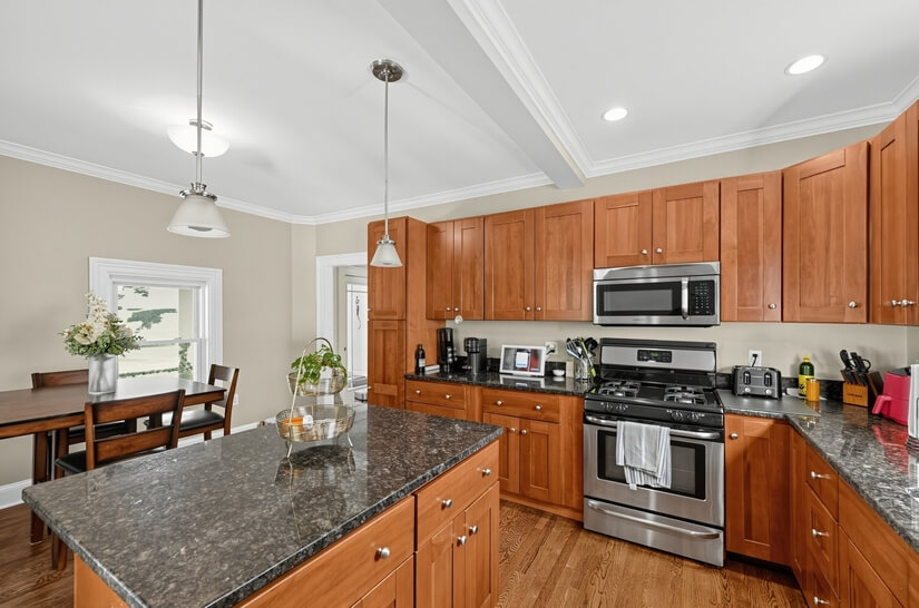 Fully Furnished 2 bd in Newton MA