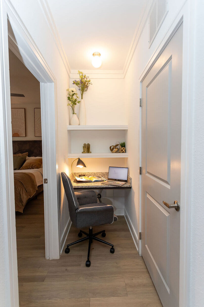 Furnished Apt with pool in Charlotte NC