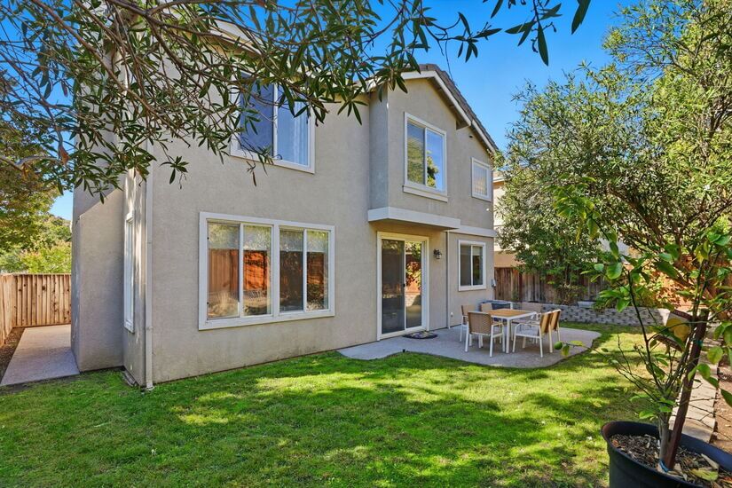 Modern Spacious 3 BD 25 BA King Office