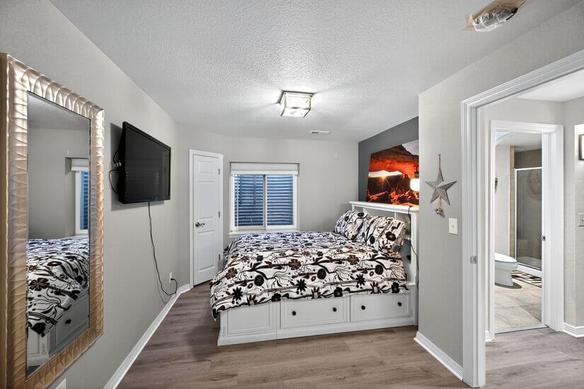 Furnished 1 bd Spacious apartment