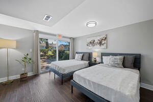 1119 Nichols LN 