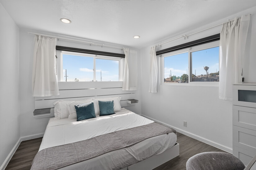 Furnished 2 Bedroom Corporate Rental