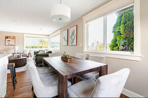 4BR West of Market Living  