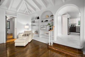 Living Room 3rd pic