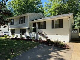 North Hills Furnished Home Fenced Yard