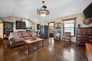 Furnished house  La Vernia TX