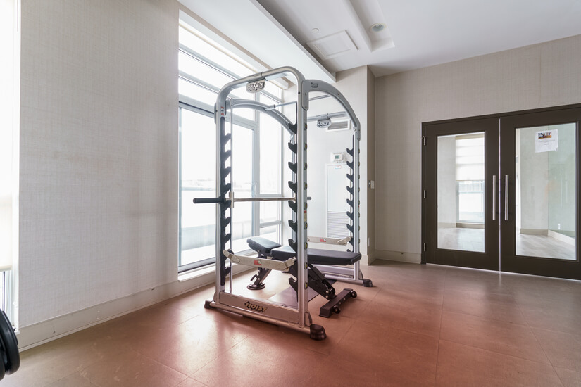 Upscale 1 Bd Condo in North York