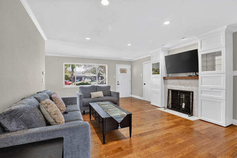 Fully Furnished 3 Bed 2 Bath 1 Office