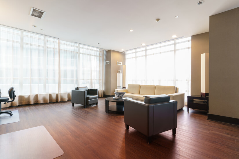 Upscale 1 Bd Condo in North York