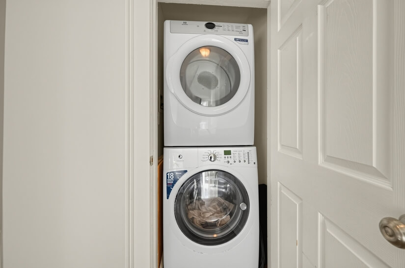 Fully Furnished 2 bd in Newton MA