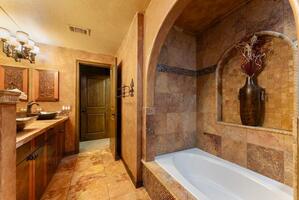 Spacious Townhouse in Arlington, Texas