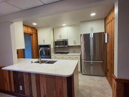 Quartz counter full kitchen