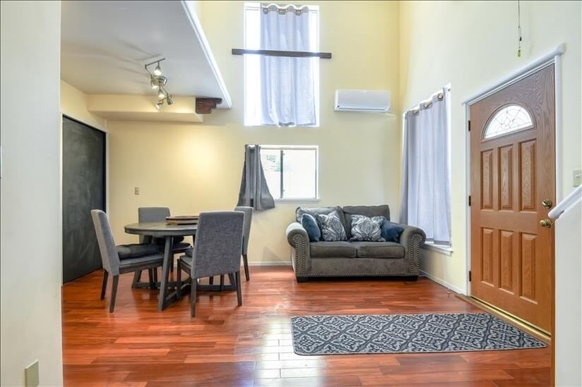 Book Hollywood Hills Corporate Housing in Los Angeles, CA