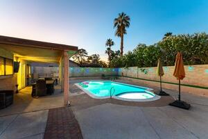 4 Bed 2 Bath with Pool and Laundry