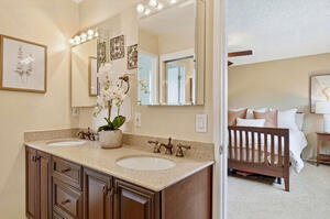 Fully Furnished with Pool near Downtown