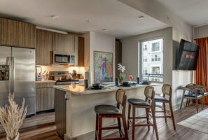 Walkable Legacy West King Retreat 