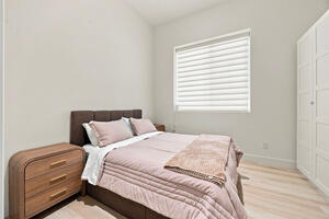 Upscale 2 bd living in LA