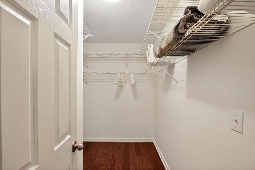 Master walk-in  Closet