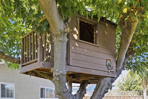 Single Story 4BR Ensuite Treehouse Deck