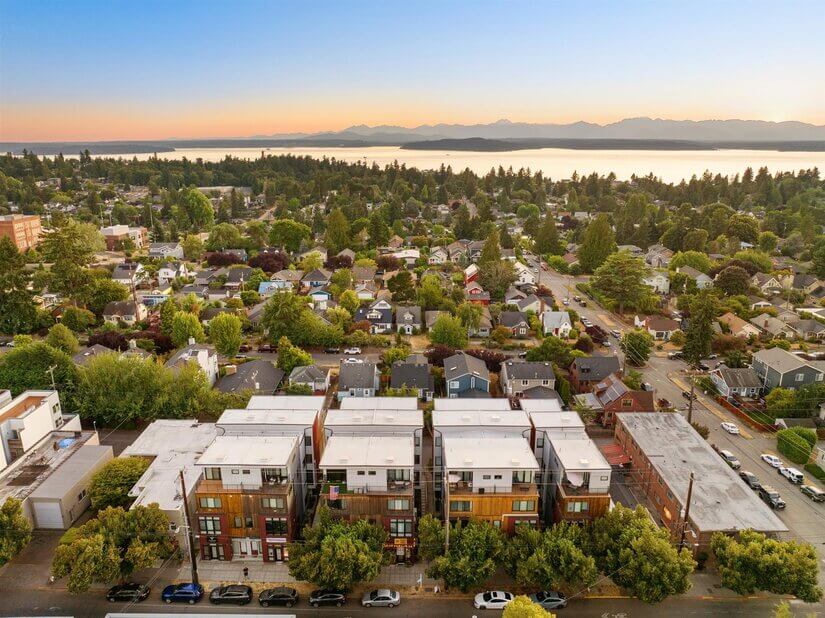 Spacious Luxury View TH  Near  Downtown