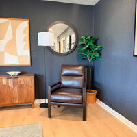 Front sitting area