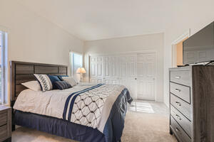 Charming 2 Bedroom Condo Gated Community