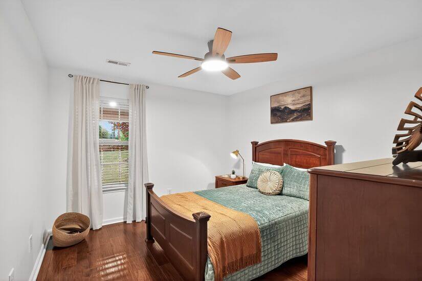 Third Bedroom – Bright and Comfortable