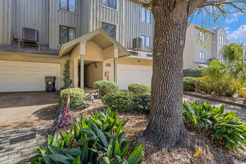 Kickback and Enjoy the Savannah River