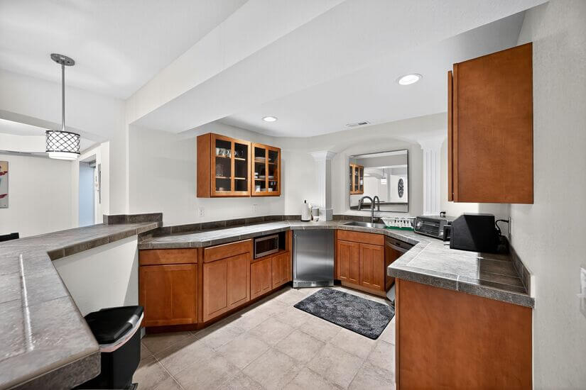 Furnished 1 bd Spacious apartment