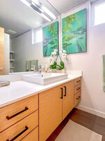 Full size bath upstairs
