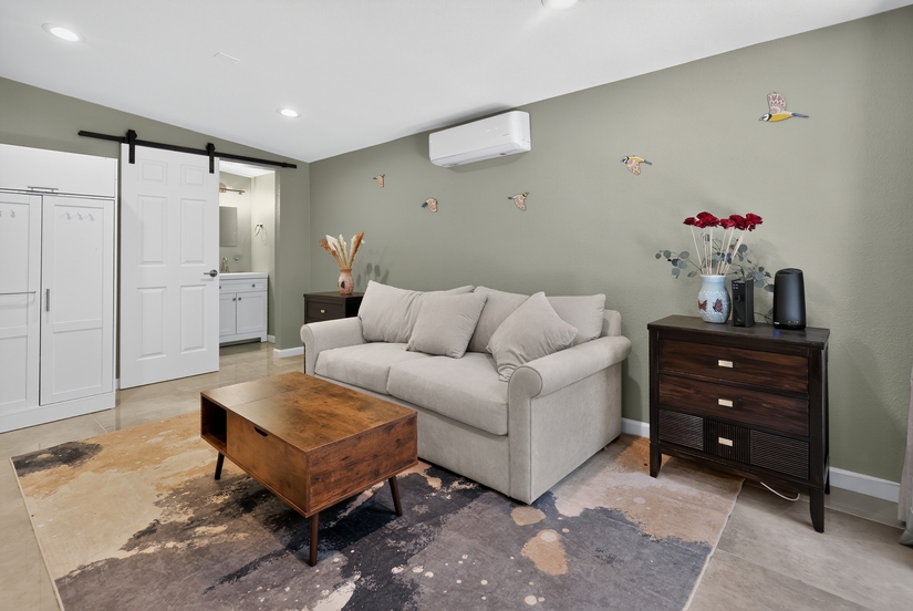 Furnished Home Walkable to Disneyland