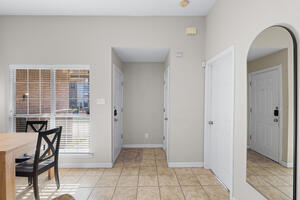 Walk to AM and Northgate King Beds Patio