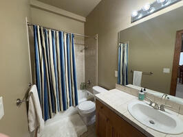 Furnished Executive Lakefront Home