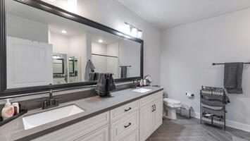 Furnished 2 Bedroom Condo near Galleria