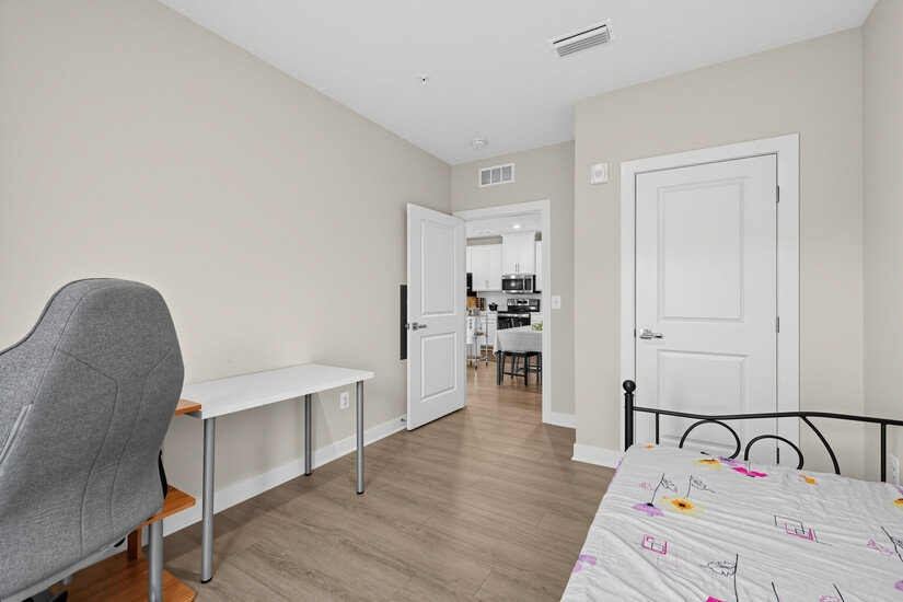 Furnished New Condo near AWS Herndon