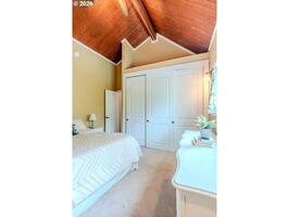 Upstairs bedroom