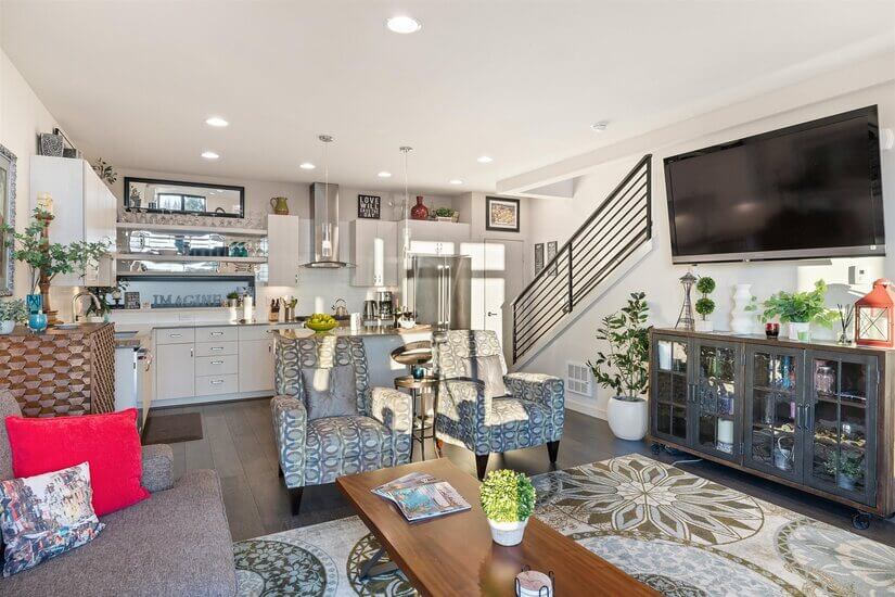 Spacious Luxury View TH  Near  Downtown