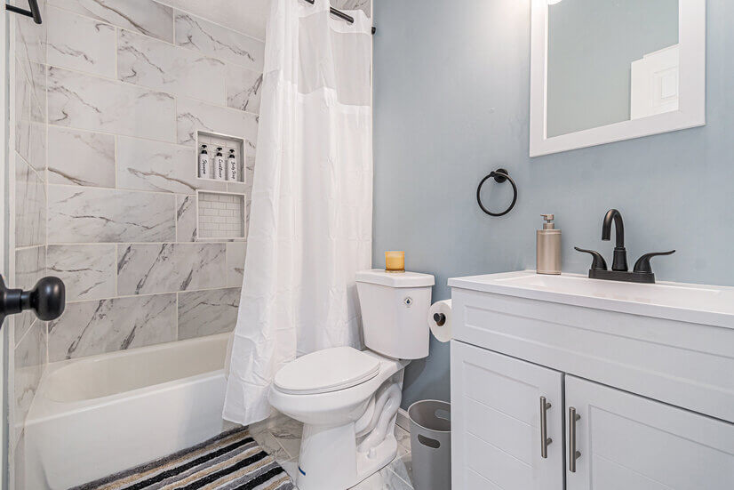 Modern 4BR in Prime Location