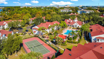 Contemporary Condo With Great Amenities