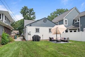 Large Yard w/Furnished Outdoor Living Space