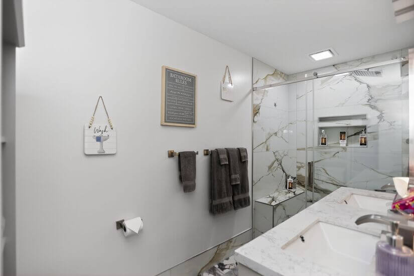 Private Retreat w Tranquil Yard Oasis