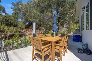 Upscale 2 bd living in LA