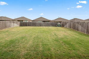 Fully fenced outdoor space