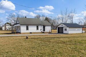 Steps to Ariel Park Renovated 2B Retreat