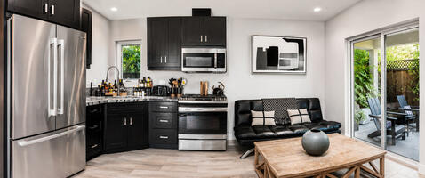 ADU-Full kitchen, bathroom, bedroom, washer/dryer, patio